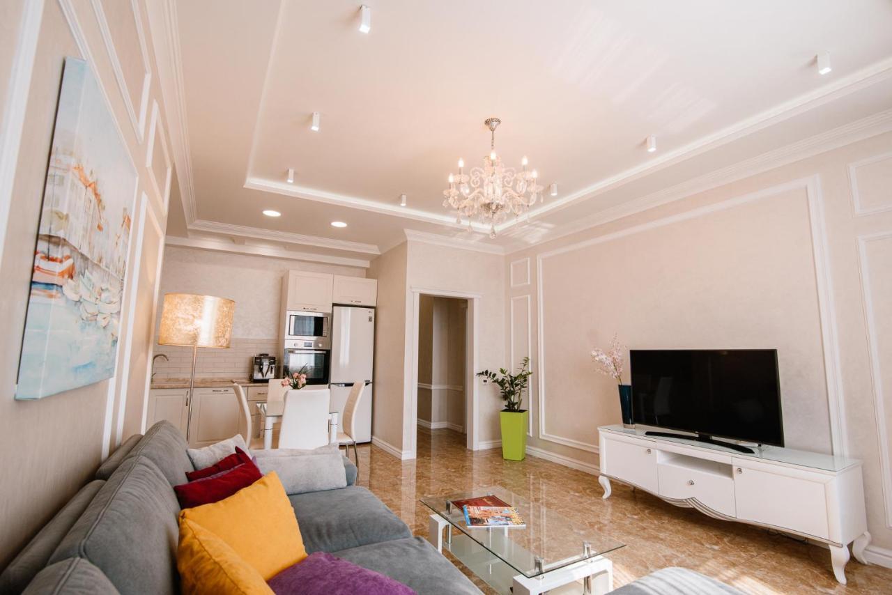 Luxury For Business & Pleasure Royal 1 Apartment เคียฟ ภายนอก รูปภาพ