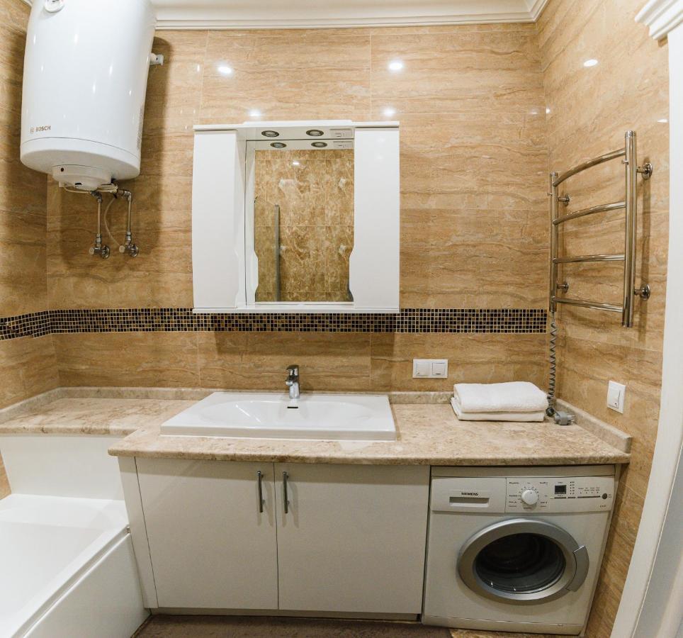 Luxury For Business & Pleasure Royal 1 Apartment เคียฟ ภายนอก รูปภาพ